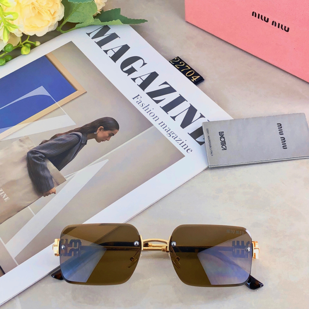 。。miumi*欧美复古方形无框切边时尚墨镜潮流字母腿海边散步防晒太阳镜