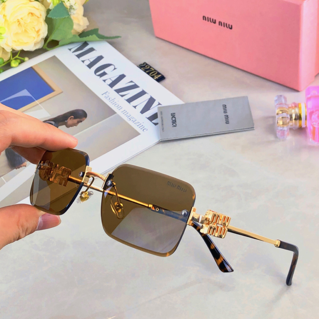 。。miumi*欧美复古方形无框切边时尚墨镜潮流字母腿海边散步防晒太阳镜