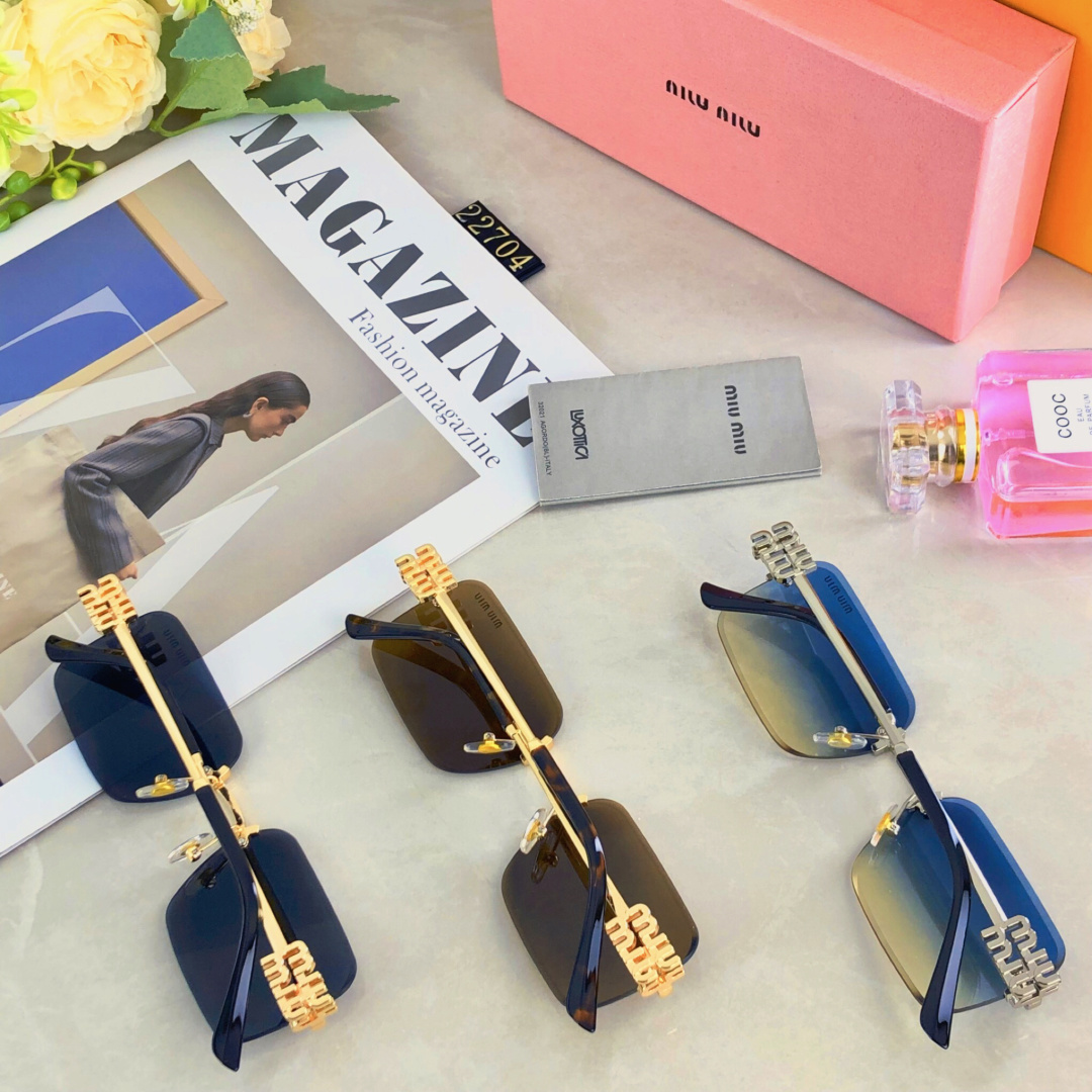。。miumi*欧美复古方形无框切边时尚墨镜潮流字母腿海边散步防晒太阳镜