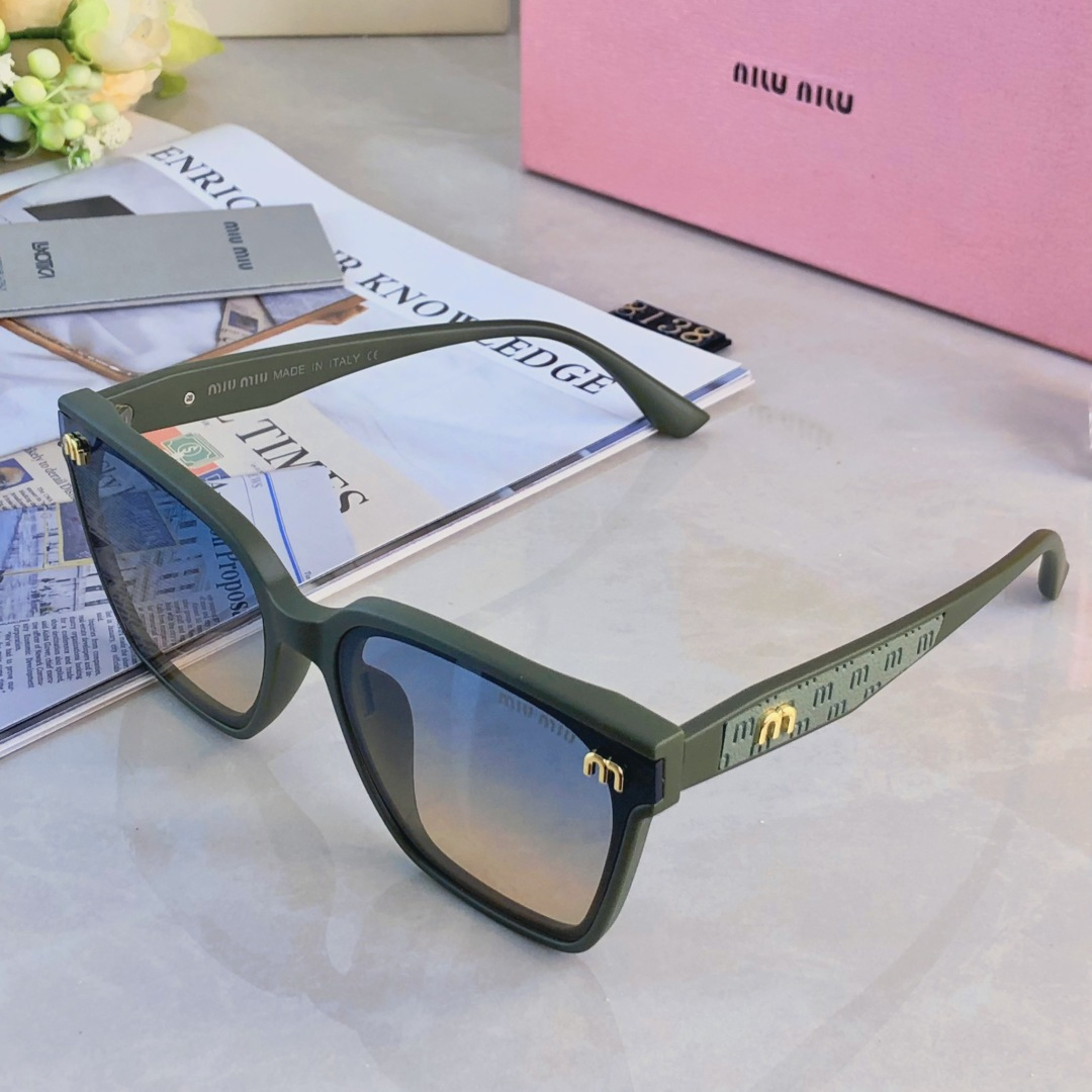 。。miumi*新款时尚贴皮金属混搭m字墨镜男女通用小框开车休闲欧美高级