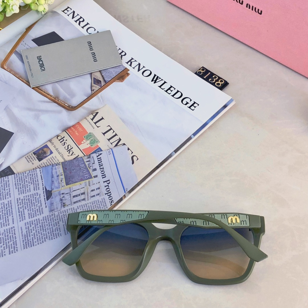 。。miumi*新款时尚贴皮金属混搭m字墨镜男女通用小框开车休闲欧美高级