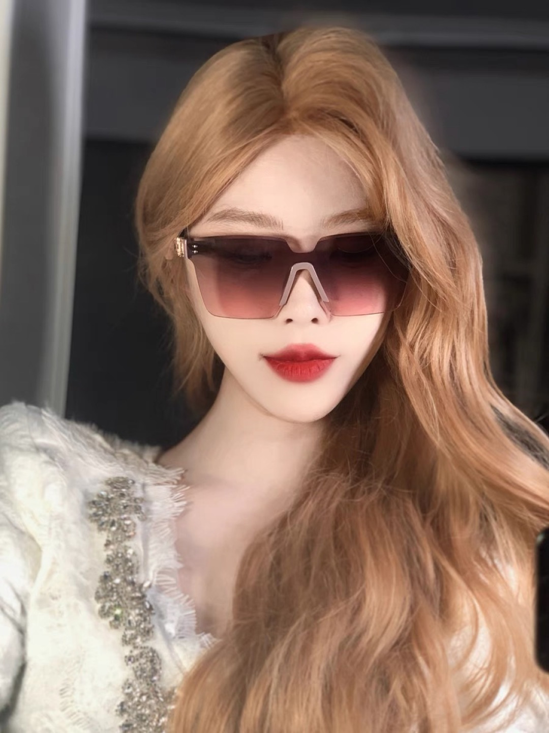 NO:369174,Herme*2025 new temple letters one-piece high-end fashion large frame sunglasses for women thin flashing trendy sunglasses, glasses, hermes19860909Herme*2025新款镜腿字母连体高级感时尚大框墨镜女细闪潮流太阳镜,眼镜,hermes,glasses