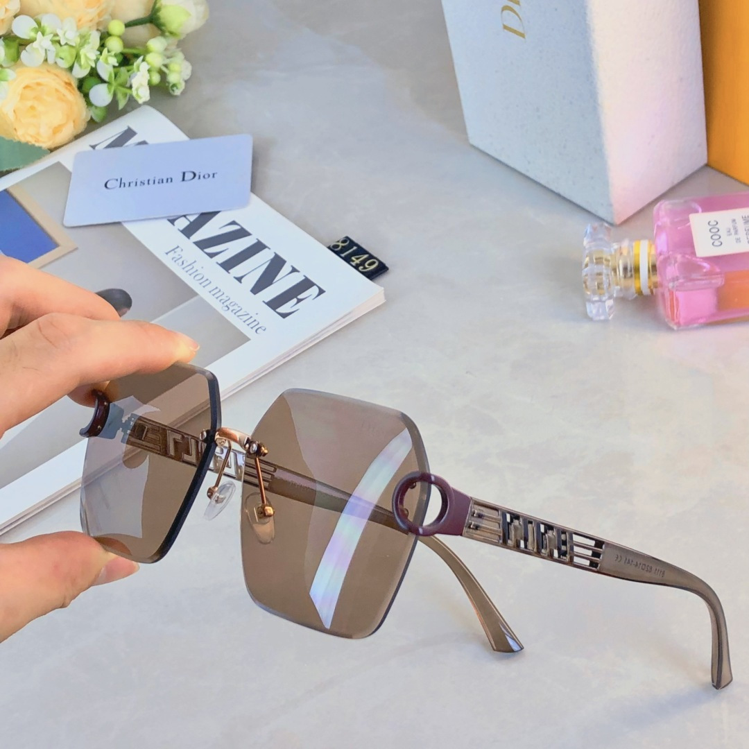 。。Dio*轻奢款太阳镜时尚百搭素颜防强光高级感防紫外线墨镜女款