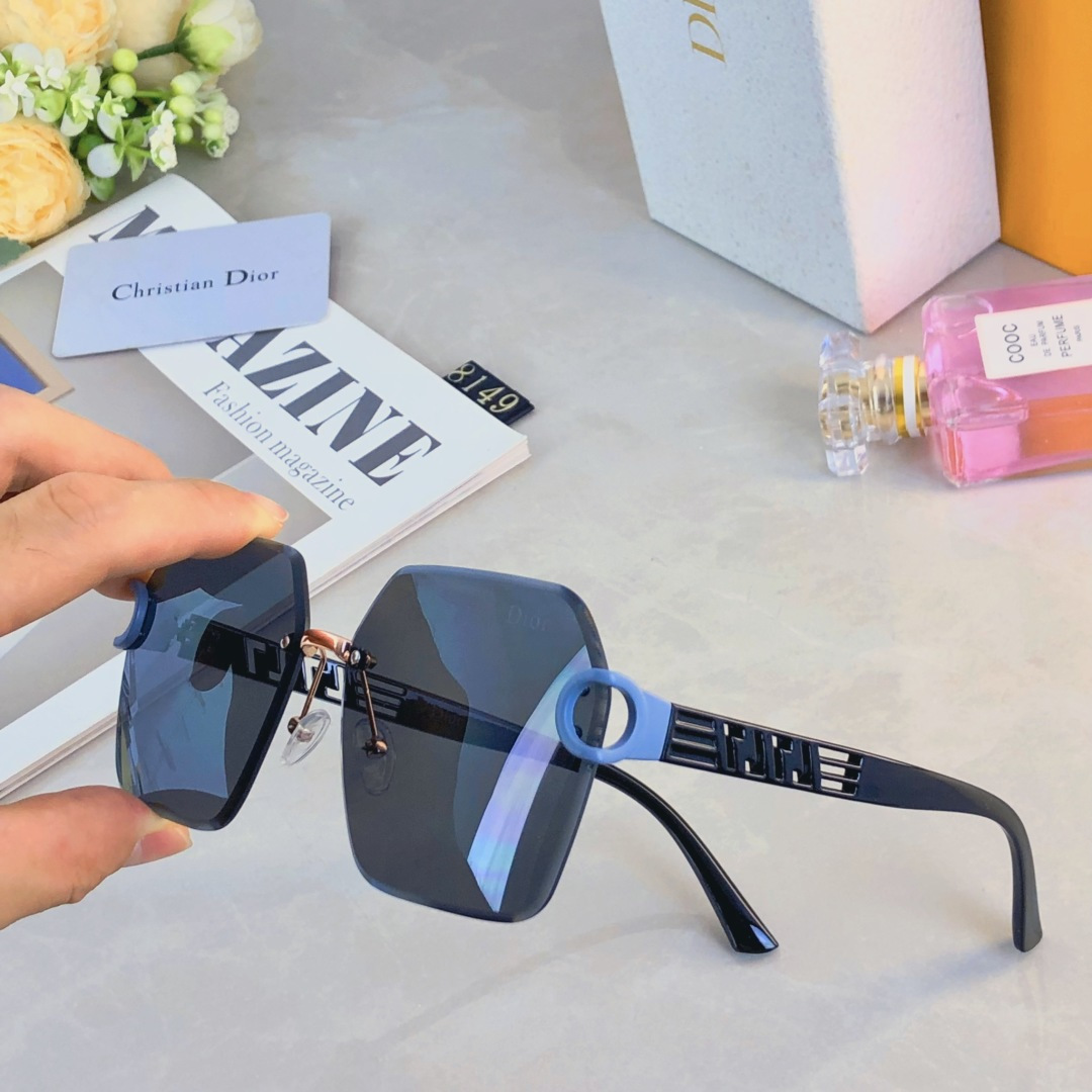 NO:369221,Dio* light luxury sunglasses fashionable and versatile non-face anti-strong light high-end anti-ultraviolet sunglasses for women, glasses, dior19860909Dio*轻奢款太阳镜时尚百搭素颜防强光高级感防紫外线墨镜女款,眼镜,dior,glasses