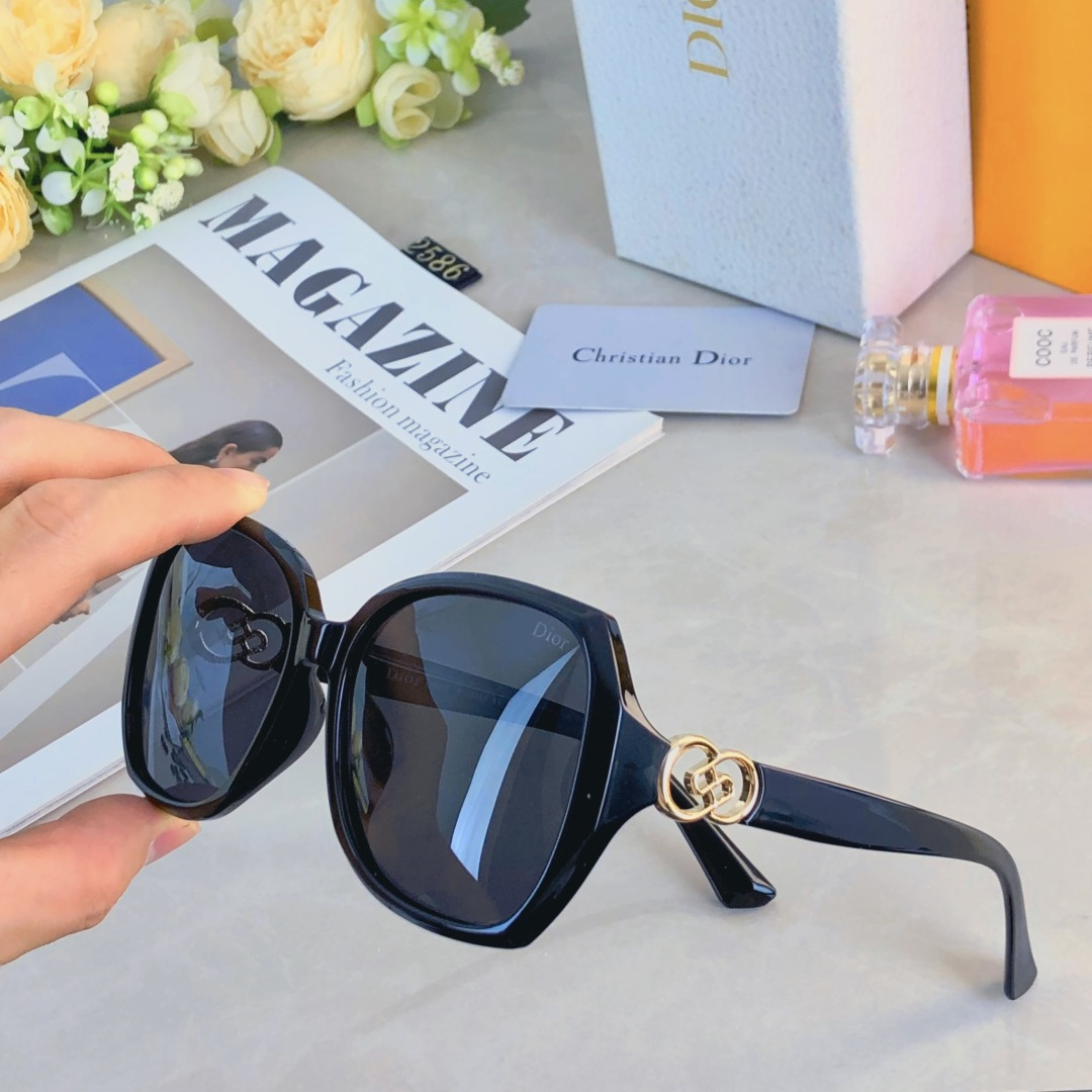 。。Dio*2025新款墨镜女款气质显脸小百搭方框防晒遮阳太阳眼镜防紫外线