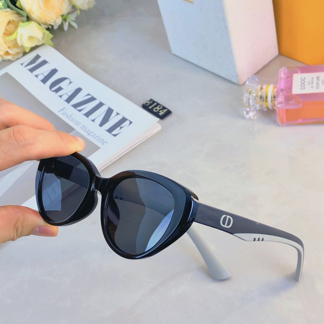 。。Dio*潮流时尚气质眼镜猫眼小框一体鼻托墨镜大气简洁时尚搭配太阳眼镜