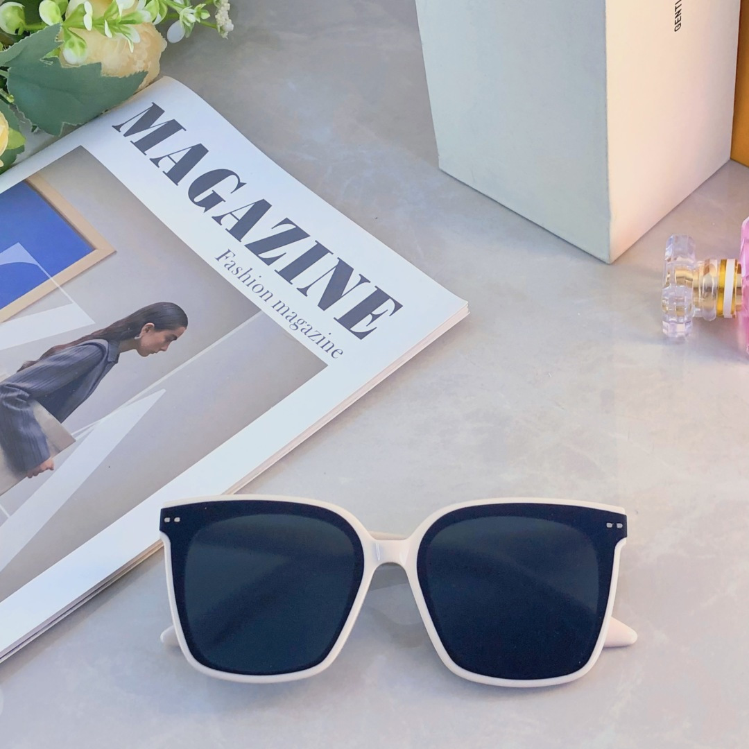 。。新款 墨镜女网红潮牌街拍太阳眼镜时尚旅行太阳镜