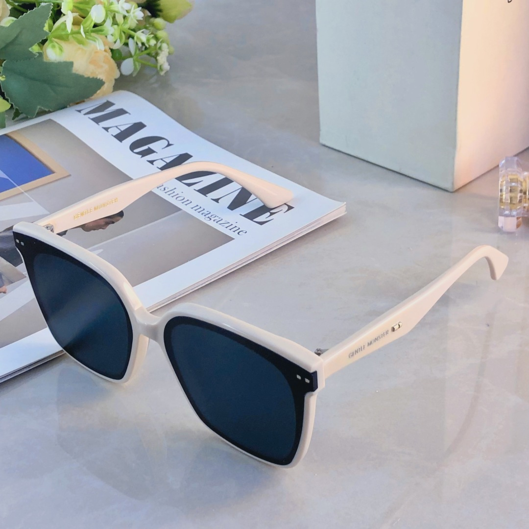 。。新款 墨镜女网红潮牌街拍太阳眼镜时尚旅行太阳镜