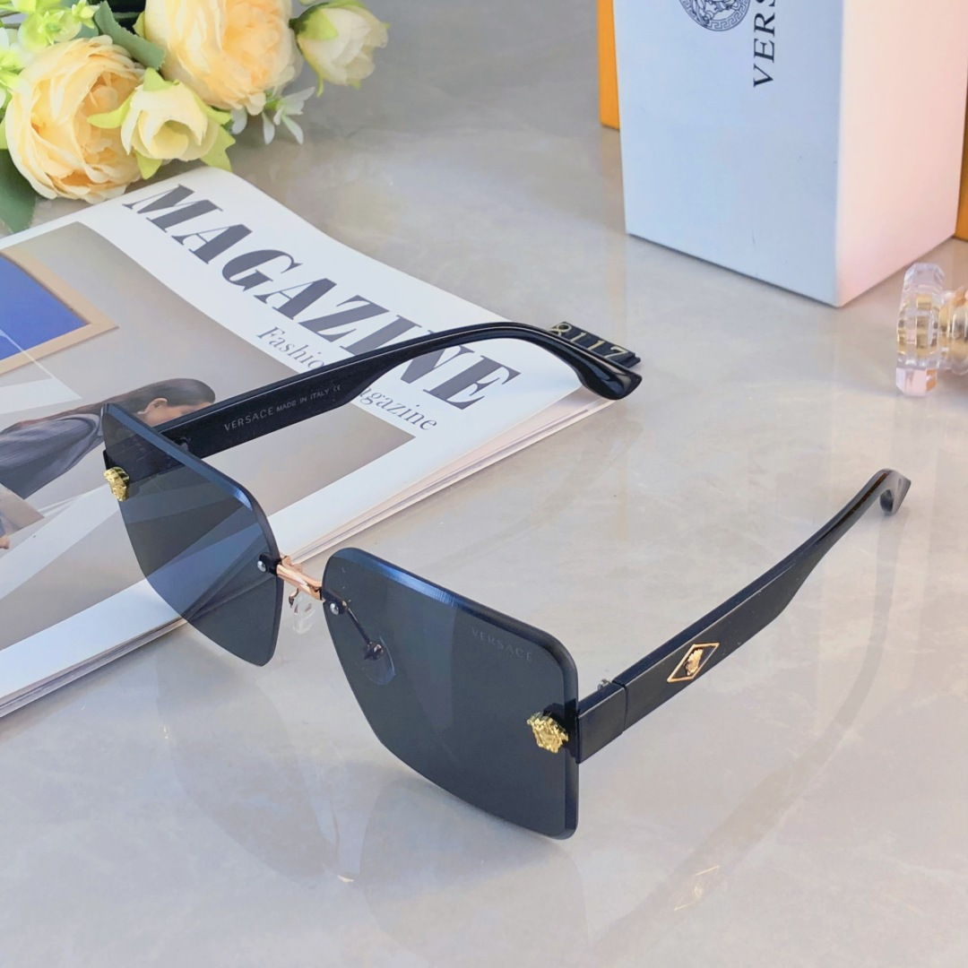 。。Versac*时尚百搭素颜防强光高级感防紫外线墨镜女款