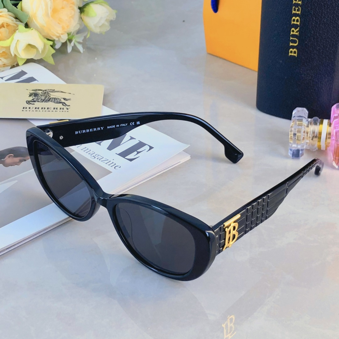 NO:370040,Burberr* retro cat eye sunglasses for women 2025 new high-end internet celebrity travel street photography sunglasses anti-ultraviolet glasses sunglasses sunglasses, glasses, burberry19860909Burberr*复古猫眼墨镜女2025新款高级感网红旅游街拍太阳眼镜防紫外线眼镜墨镜太阳镜,眼镜,burberry,glasses