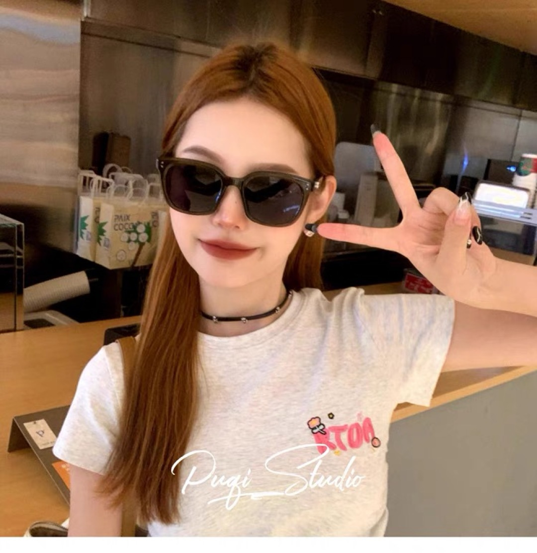 NO:370005,Louis vuitto* Korean version large frame polarized sunglasses men and women without makeup slim and versatile sunglasses anti-ultraviolet rays can be matched with glasses sunglasses, glasses, louis vuitton19860909Louis vuitto*韩版大框偏光太阳眼镜男女素颜显瘦百搭墨镜防紫外线可配度数眼镜墨镜太阳镜,眼镜,louis vuitton,glasses