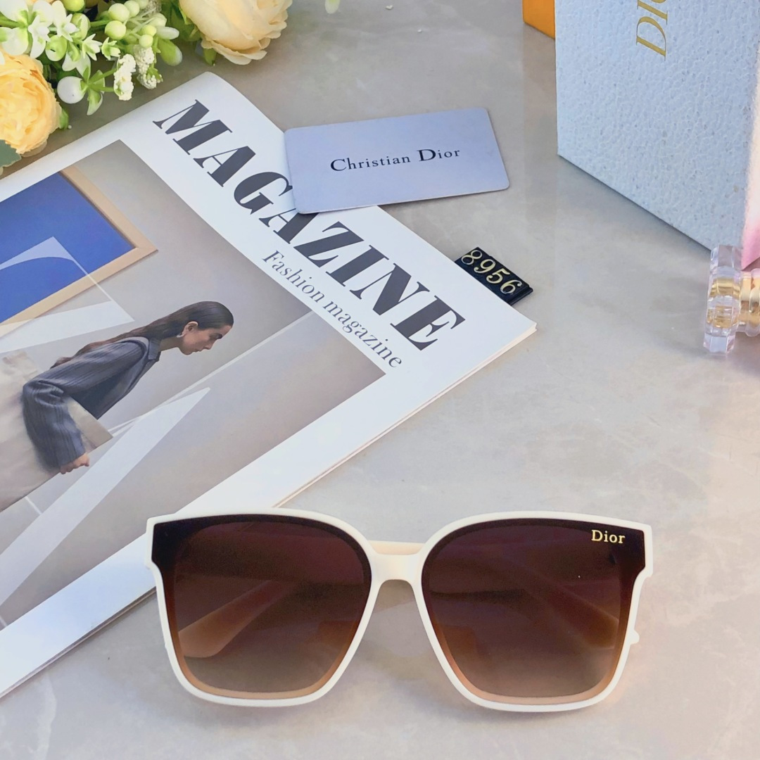 。。DIO*复古方形高品质超轻墨镜女圆脸显瘦网红欧美风太阳眼镜