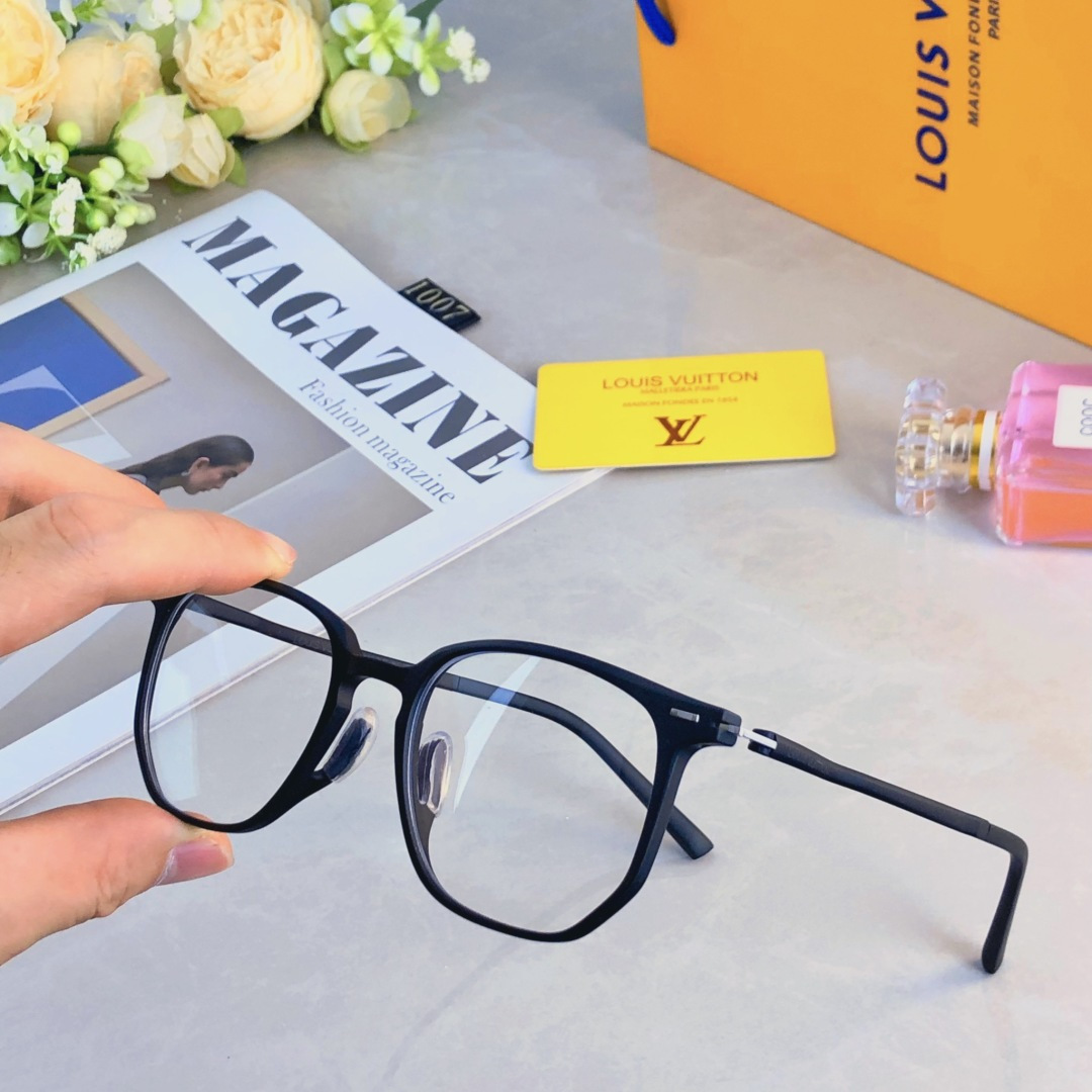 。。LOUISVUITTO*网红同款素颜超轻防蓝光平光镜韩版眼镜架男女同款可配近视度数潮