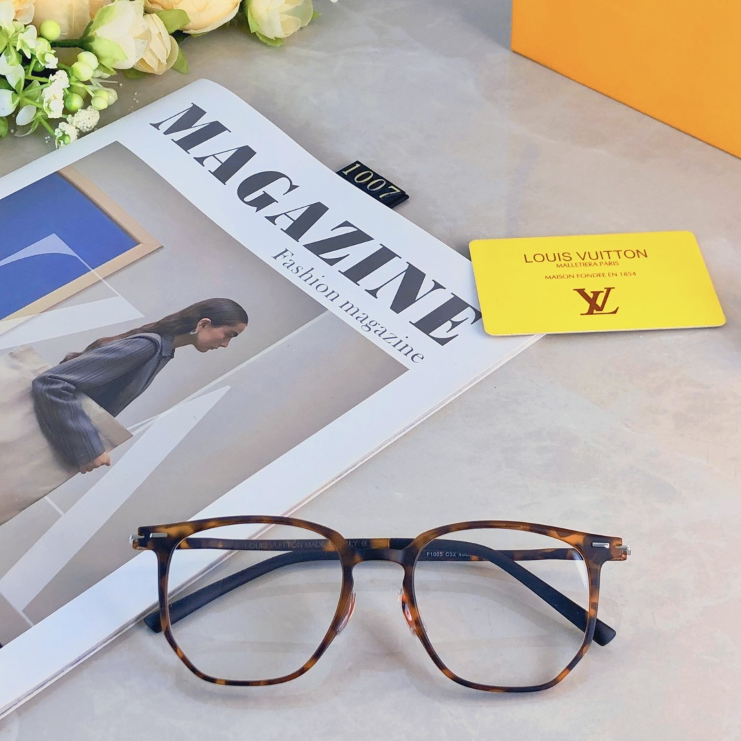 。。LOUISVUITTO*网红同款素颜超轻防蓝光平光镜韩版眼镜架男女同款可配近视度数潮