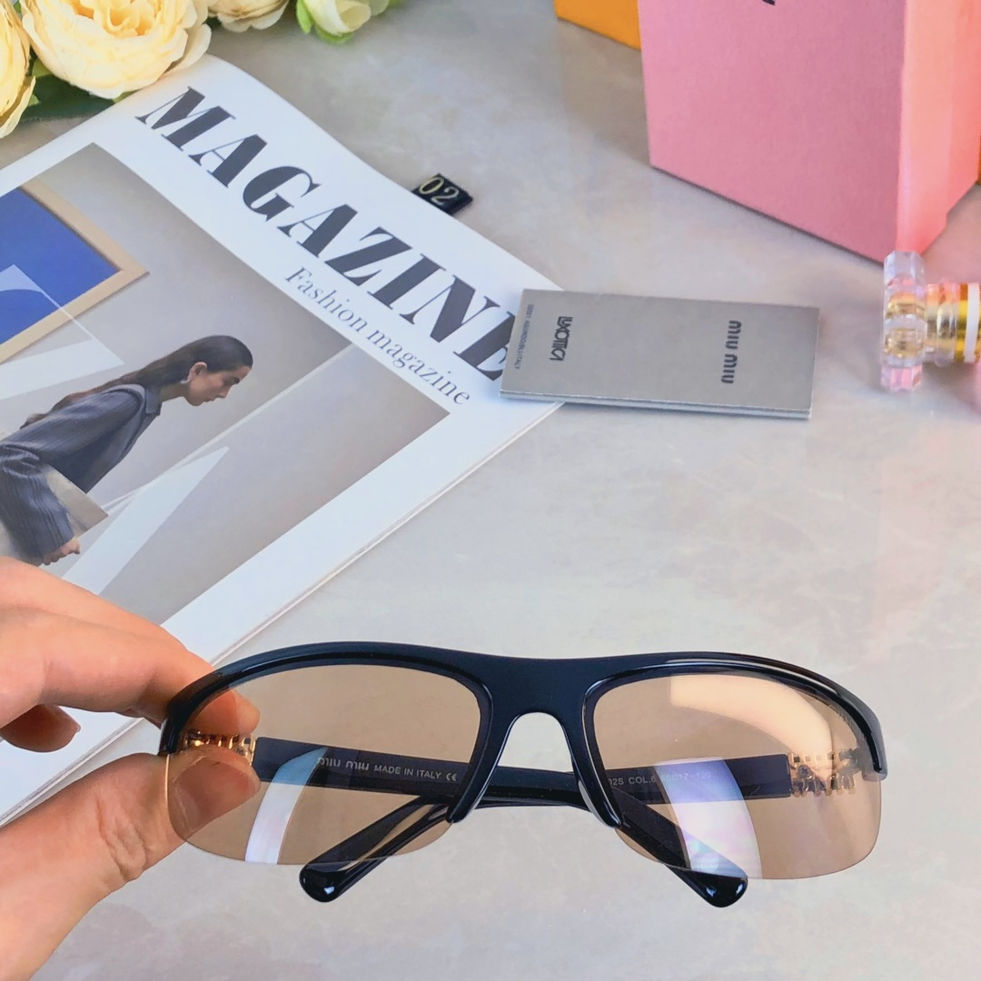 。。miumi*2025新款墨镜半框骑行太阳镜眉线框运动风眼镜onunk同款炫酷女潮