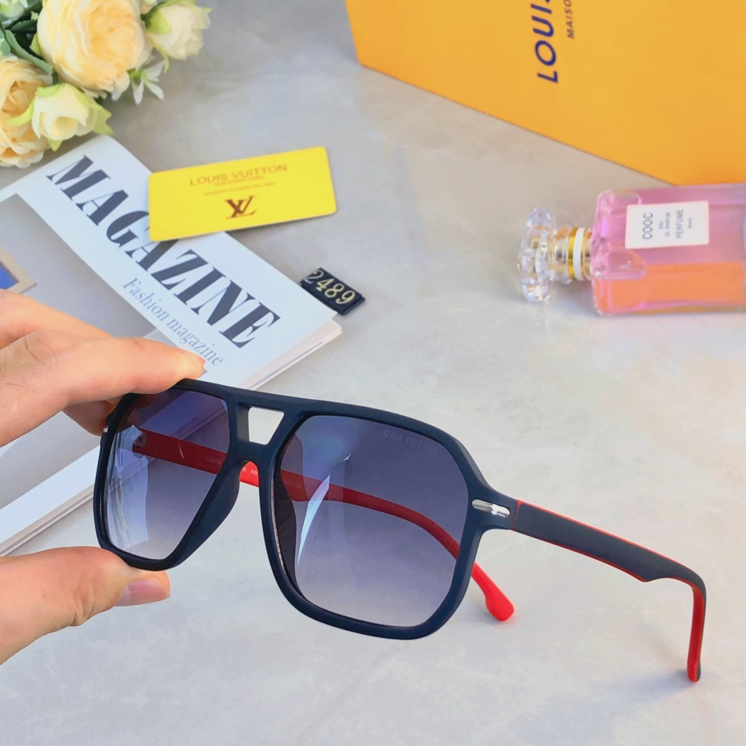 。。Louis vuitto*2025新款时尚双梁米钉装饰飞行员太阳镜墨镜男女百搭潮酷个性防晒