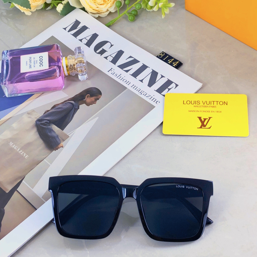 。。Louis vuitto*新款欧美简约方框太阳镜女大气甜酷开车防紫外线时尚街拍墨镜