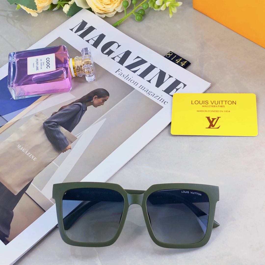 。。Louis vuitto*新款欧美简约方框太阳镜女大气甜酷开车防紫外线时尚街拍墨镜