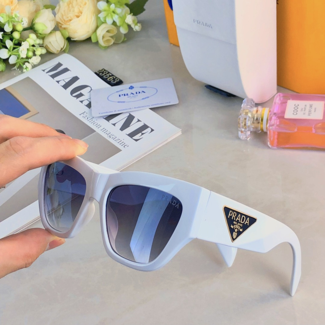 。。Prad*墨镜高级感韩版复古时尚潮流欧美防晒显瘦方形度假街拍太阳镜