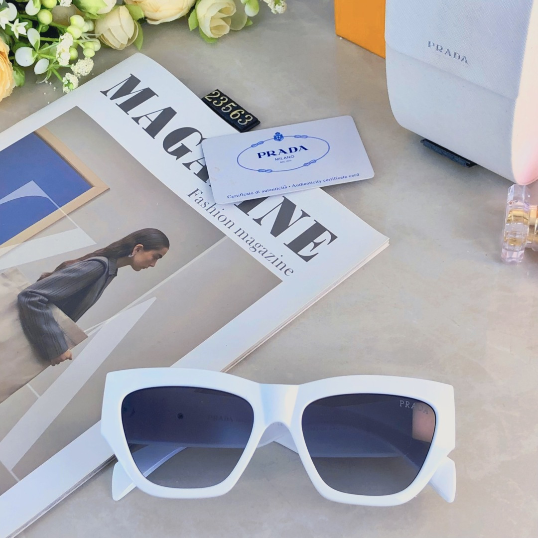 。。Prad*墨镜高级感韩版复古时尚潮流欧美防晒显瘦方形度假街拍太阳镜