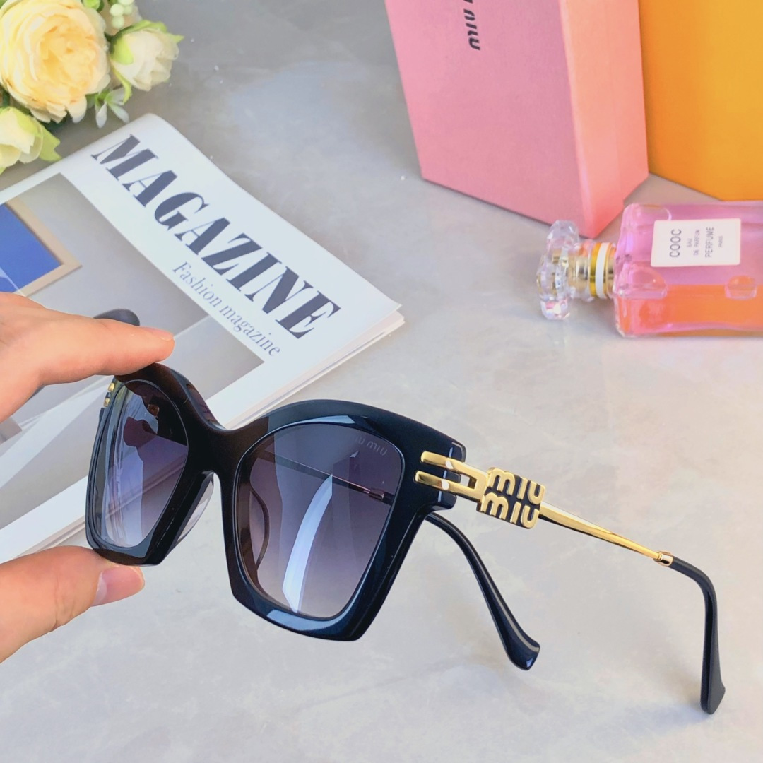 。。miumi*时尚新款 太阳眼镜高品质高质感模特款百搭潮酷遮阳板材方框