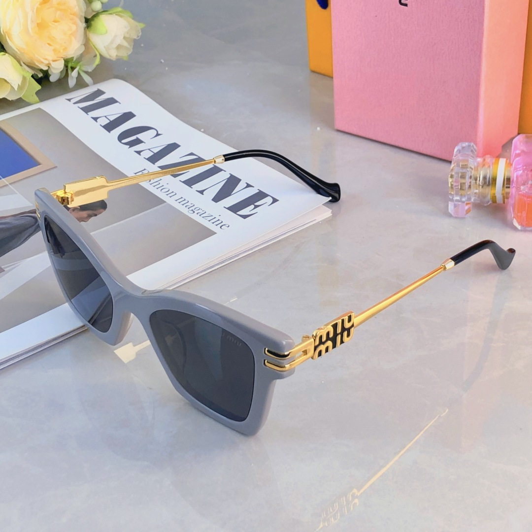 。。miumi*时尚新款 太阳眼镜高品质高质感模特款百搭潮酷遮阳板材方框