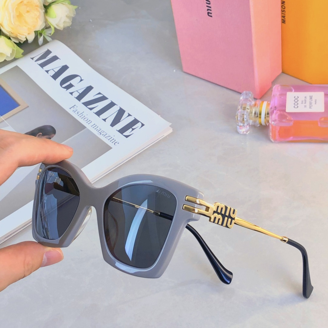 。。miumi*时尚新款 太阳眼镜高品质高质感模特款百搭潮酷遮阳板材方框