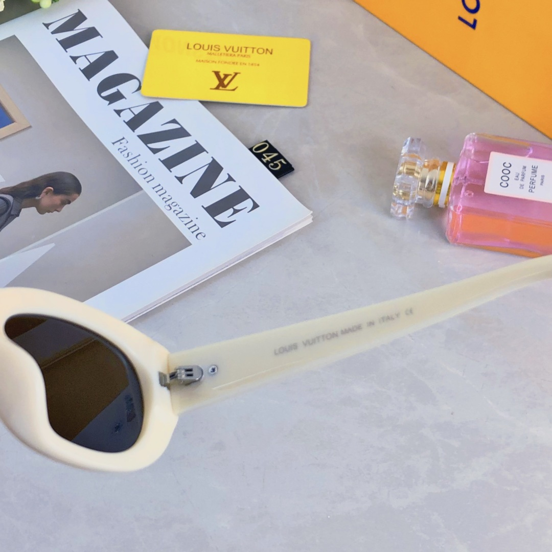 。。Louis vuitto*复古白色边框墨镜女2025年新款高级感小脸小方框窄太阳眼镜欧美风