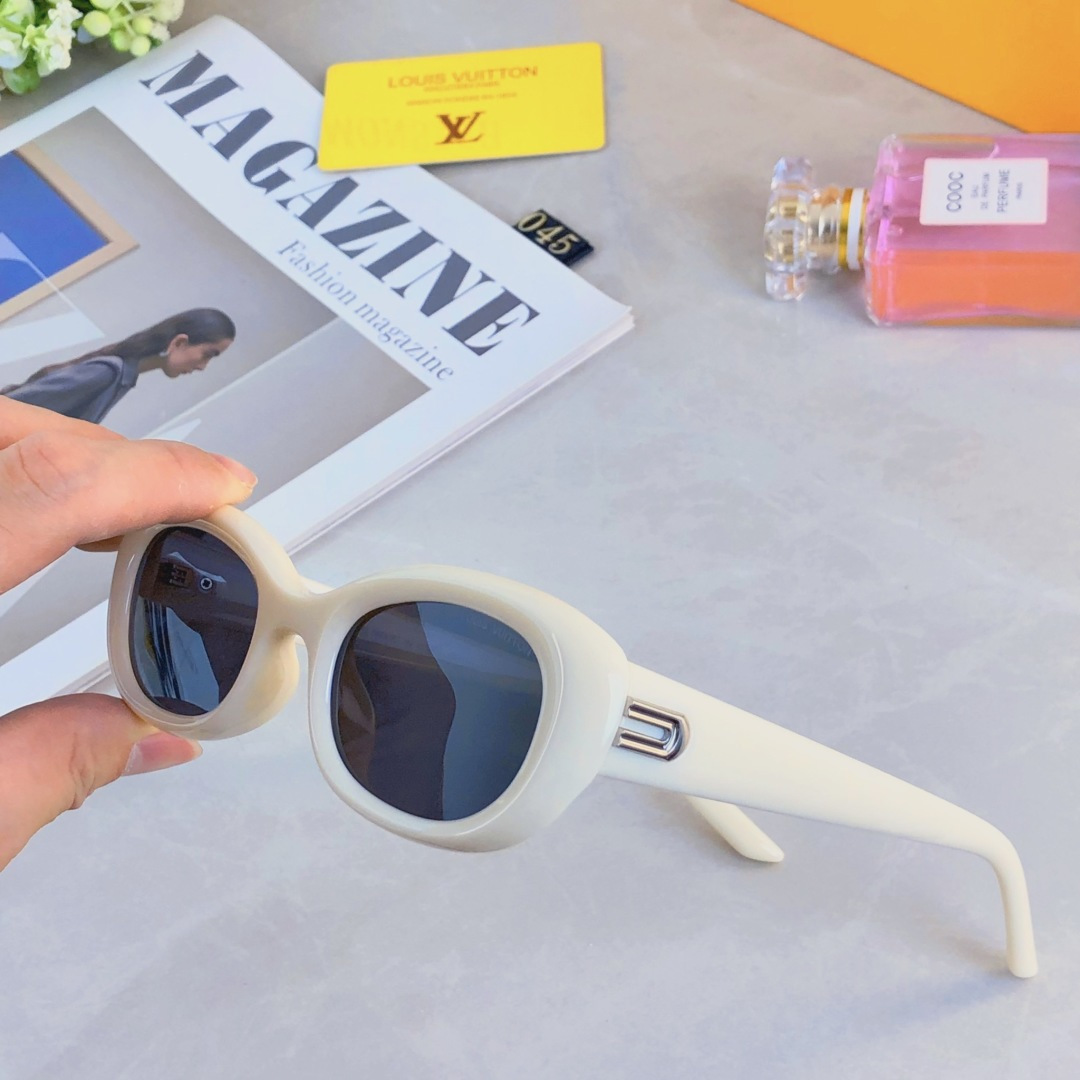 。。Louis vuitto*复古白色边框墨镜女2025年新款高级感小脸小方框窄太阳眼镜欧美风