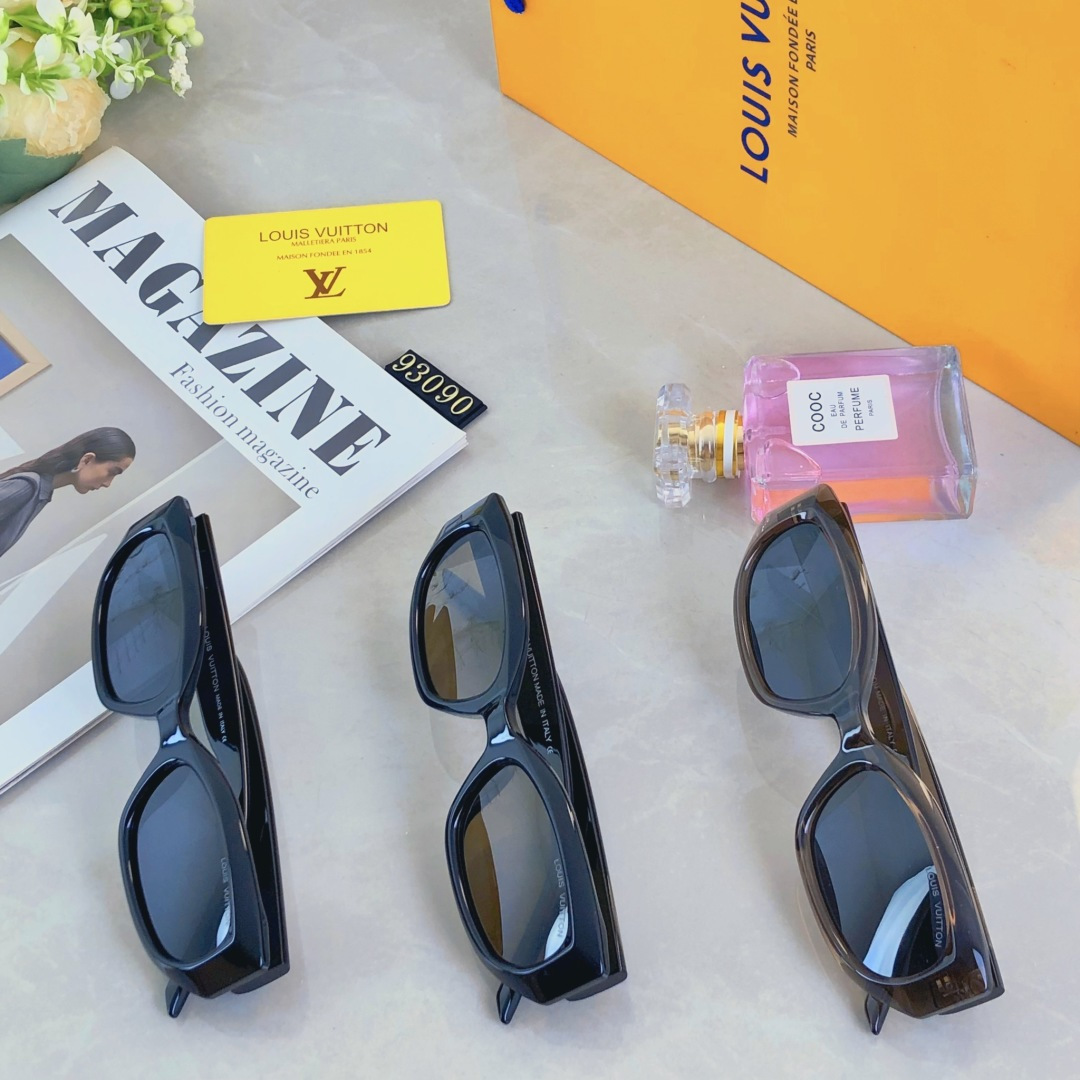 。。Louis vuitto*简约新款时尚方形小脸墨镜女士防紫外线街拍小框太阳镜