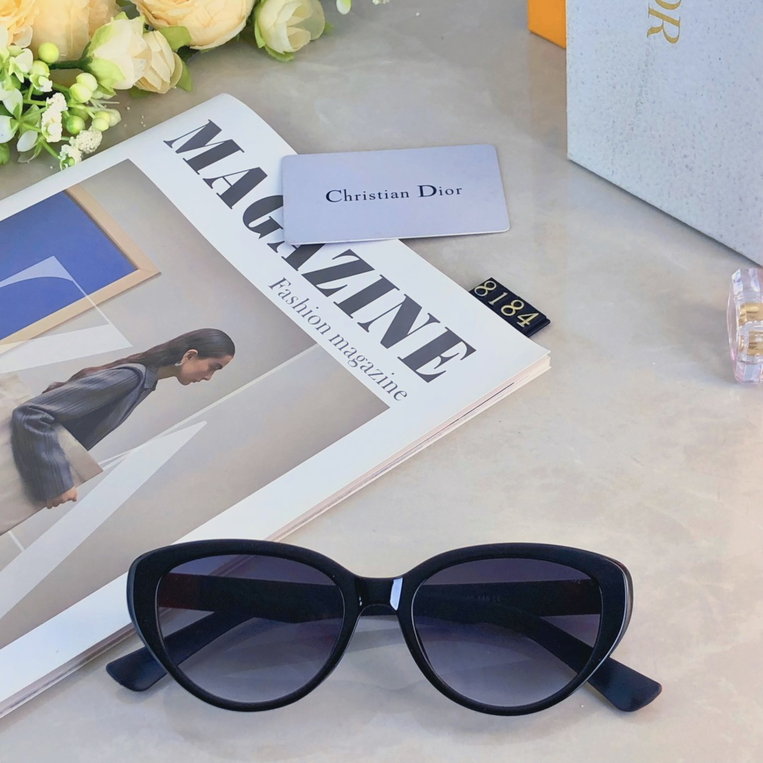 。。Dio*潮流时尚气质眼镜猫眼小框一体鼻托墨镜大气简洁时尚搭配太阳眼镜