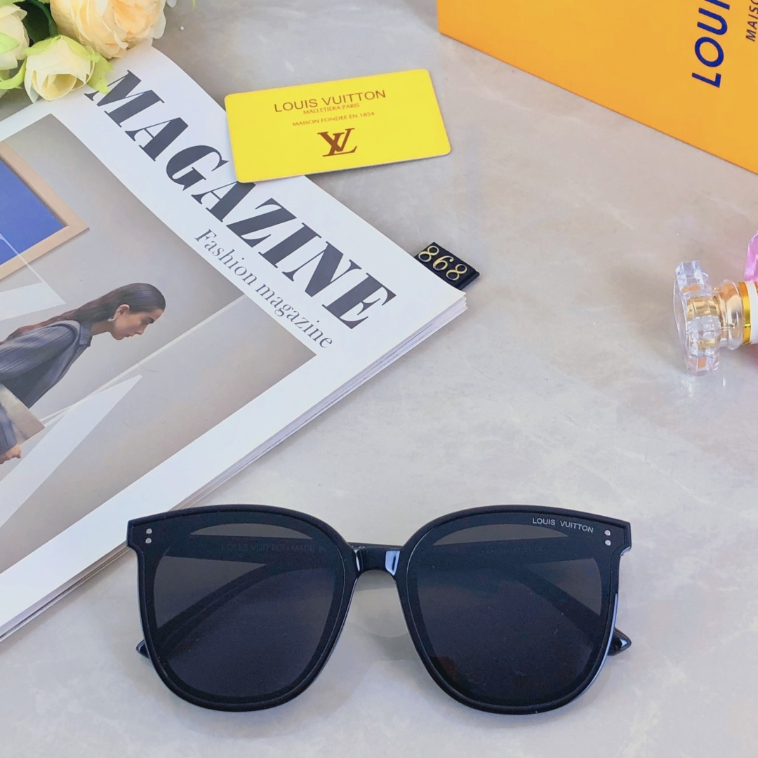 。。Louis vuitton*新款方形简约太阳镜女韩版潮个性大框显瘦开车驾驶遮阳墨镜男