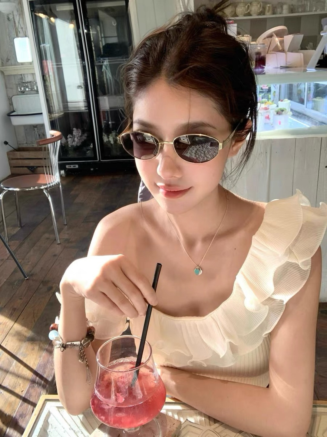 。。Gucc*金边墨镜女款2025新款小脸高级感美式复古金属椭圆太阳眼镜