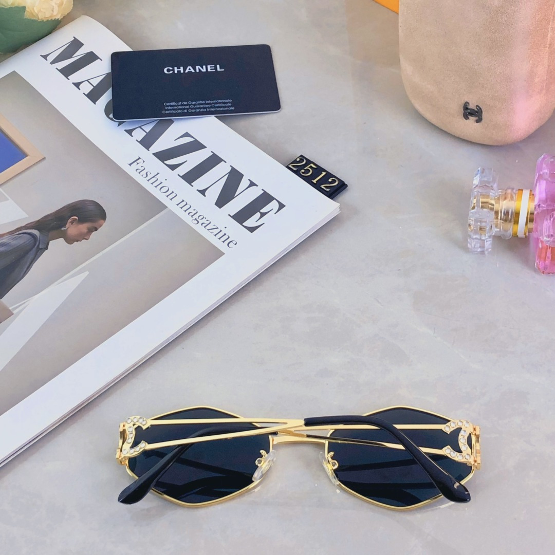 。。Chane*2025新款墨镜女y2k千禧风辣妹凹造型拍照眼镜金属防晒太阳镜