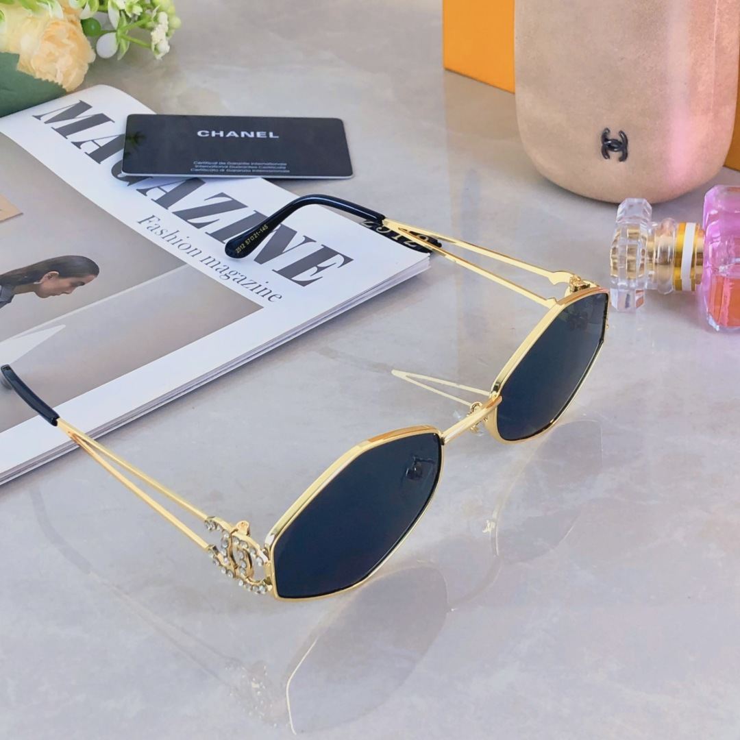 。。Chane*2025新款墨镜女y2k千禧风辣妹凹造型拍照眼镜金属防晒太阳镜