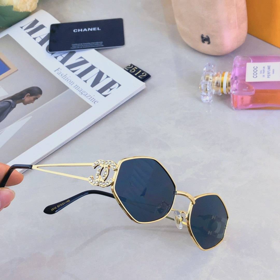 。。Chane*2025新款墨镜女y2k千禧风辣妹凹造型拍照眼镜金属防晒太阳镜
