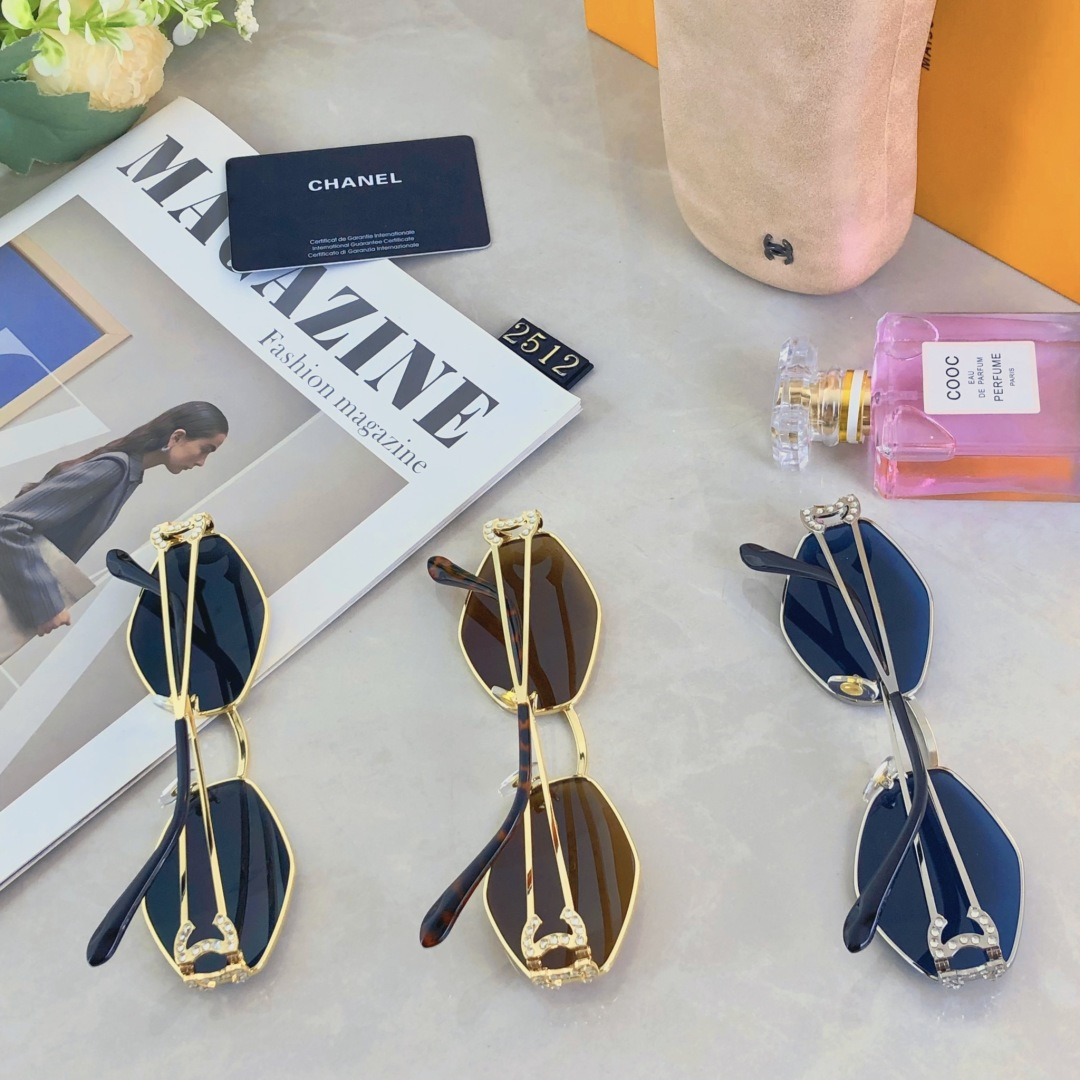 。。Chane*2025新款墨镜女y2k千禧风辣妹凹造型拍照眼镜金属防晒太阳镜