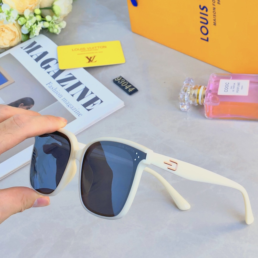 。。Louis vuitto*韩版墨镜女潮显白高级感方形ins辣妹眼镜防紫外线太阳镜男