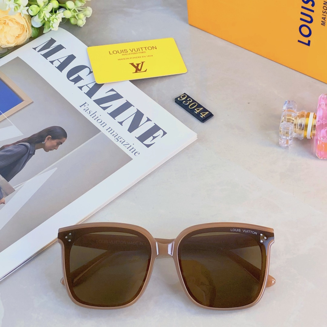 。。Louis vuitto*韩版墨镜女潮显白高级感方形ins辣妹眼镜防紫外线太阳镜男