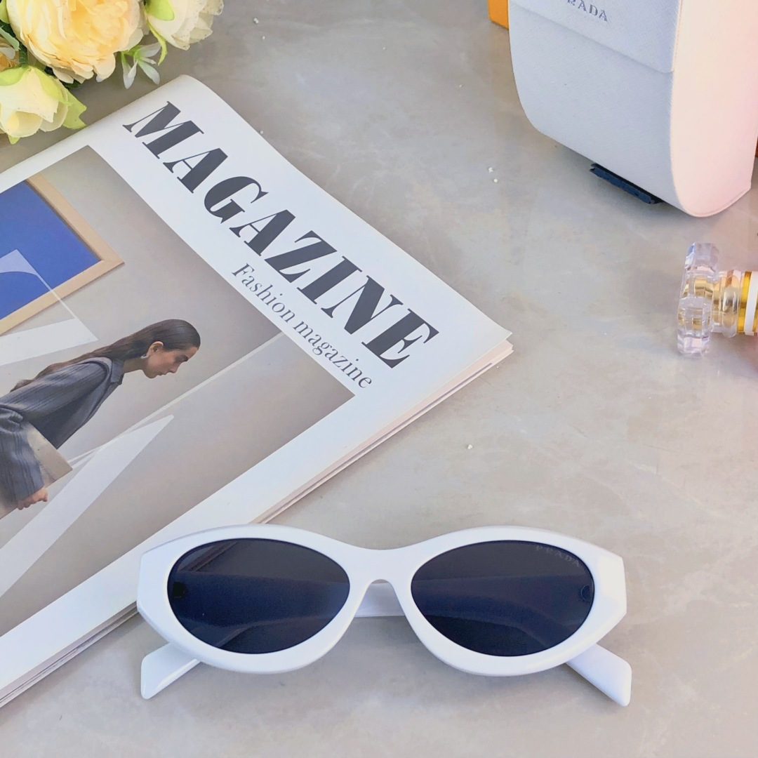 。。Prad*柳智敏陈都灵同款墨镜女潮猫眼窄框三角标LOGO防晒太阳眼镜PR26Z