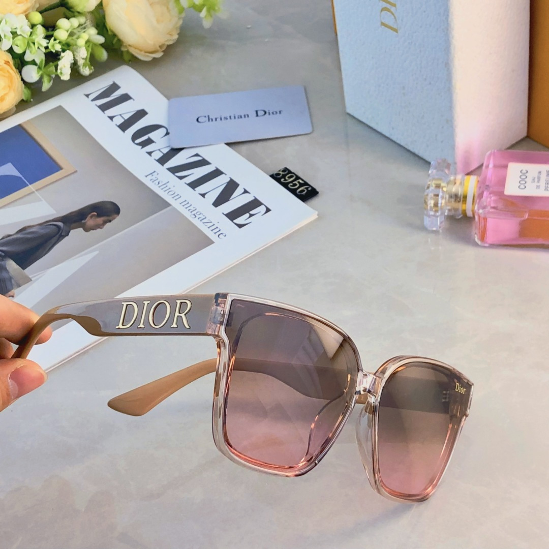 。。Dio*复古大方形高品质超轻TR墨镜女圆脸显瘦网红欧美风太阳眼镜