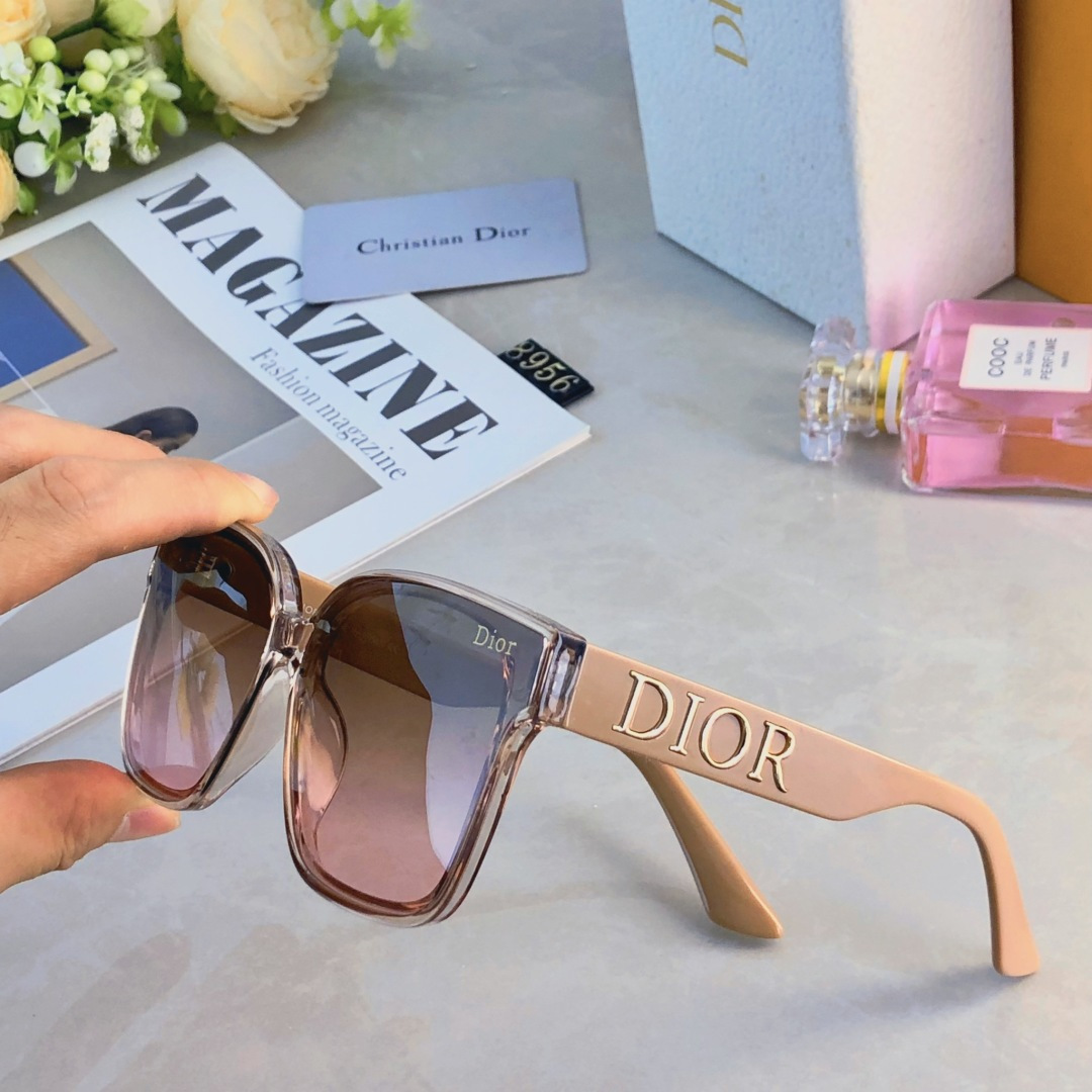 。。Dio*复古大方形高品质超轻TR墨镜女圆脸显瘦网红欧美风太阳眼镜