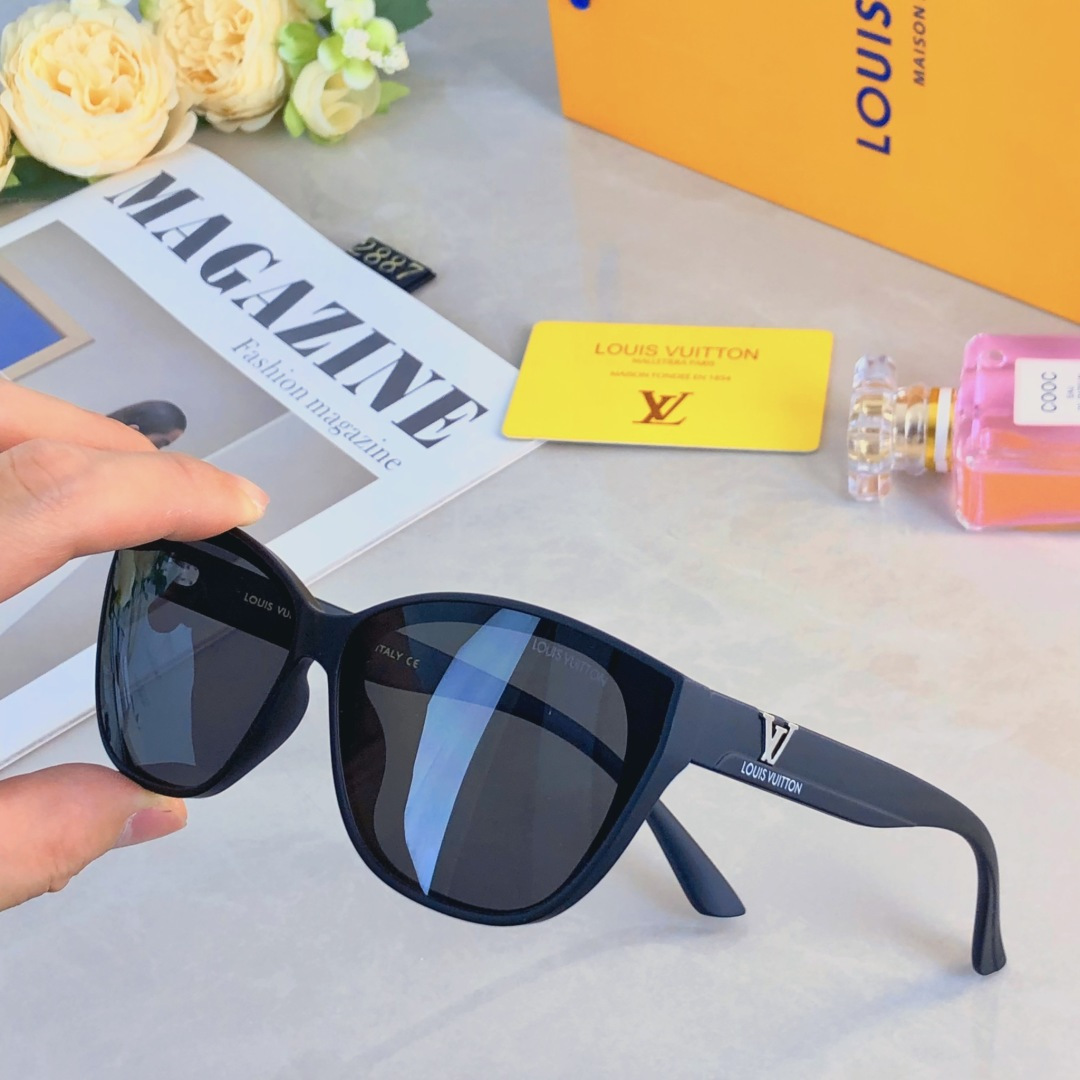 。。Louis vuitto*轻奢款复古TR墨镜女超轻高级品质感防紫外线太阳眼镜