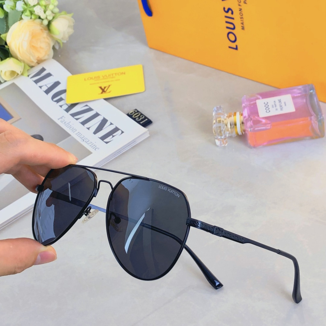 。。Louis vuitto*新款欧美爆款金属双梁时尚大框墨镜女士百搭防紫外线遮阳复古