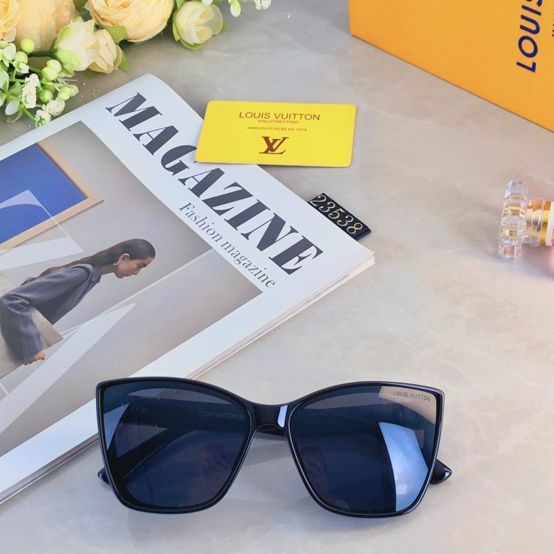 。。Louis vuitto*欧美复古猫眼嘻哈墨镜女ins方框个性网红时尚百搭防紫外太阳镜