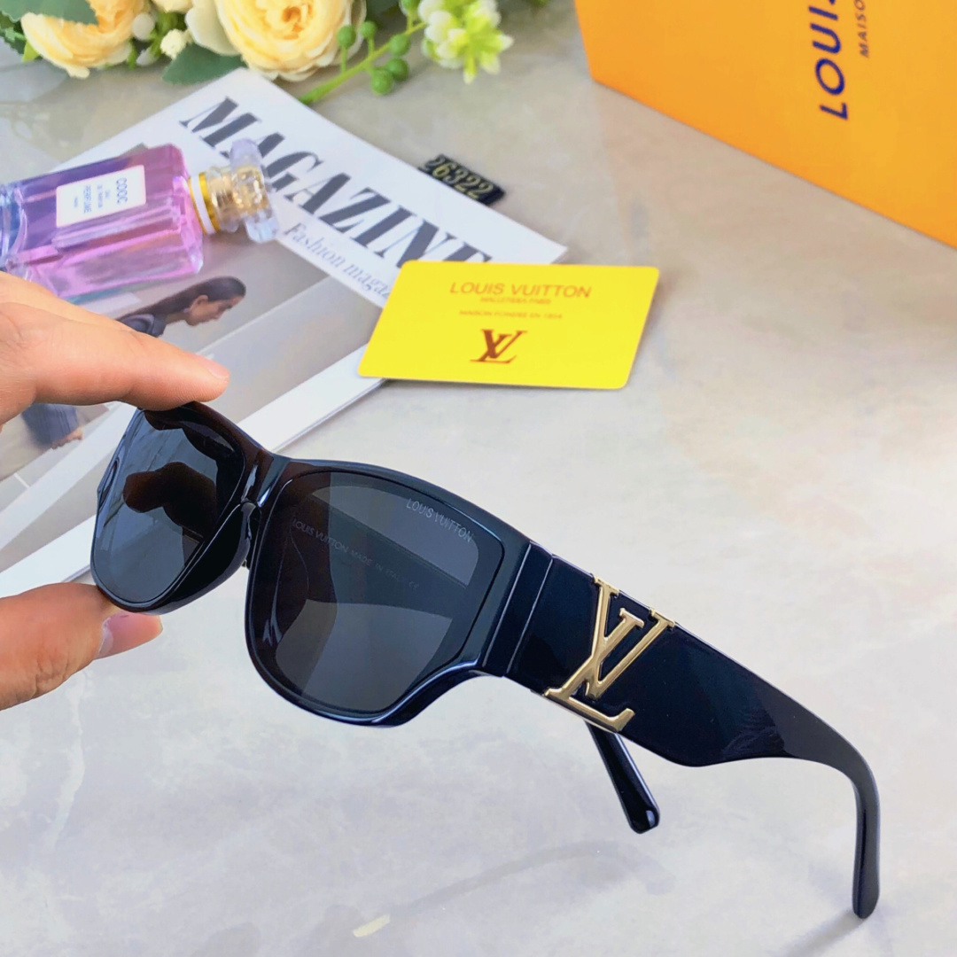 。。Louis vuitto*小框长方形墨镜女高级感ins潮美时尚走秀款小脸太阳镜