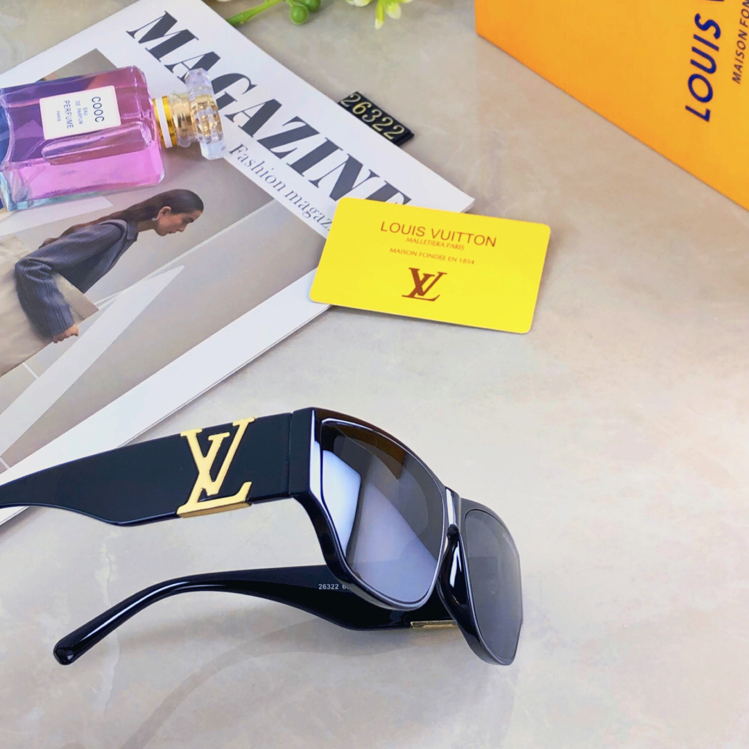 。。Louis vuitto*小框长方形墨镜女高级感ins潮美时尚走秀款小脸太阳镜