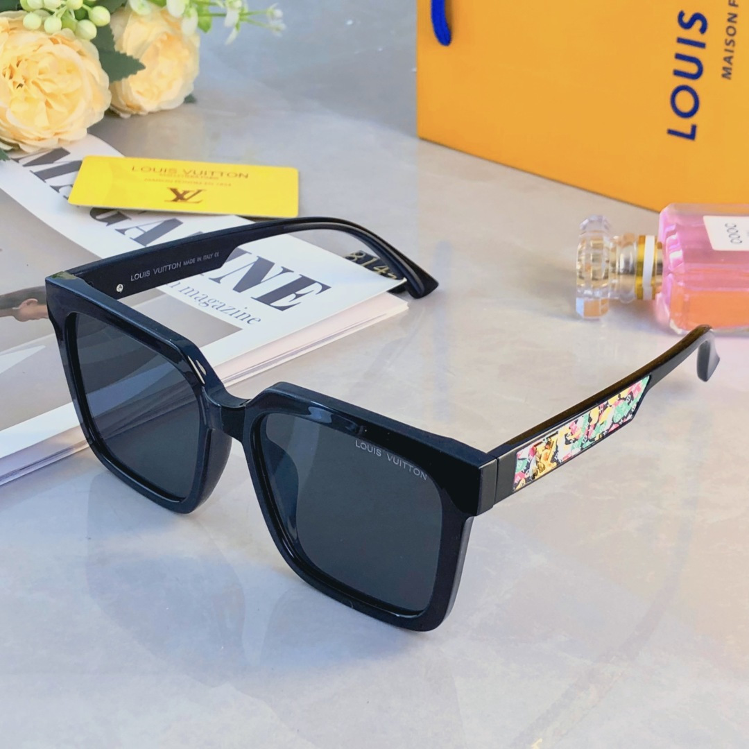。。Louis vuitto*新款欧美风防紫外线墨镜女款百搭高级感韩版方圆脸显瘦遮阳太阳镜