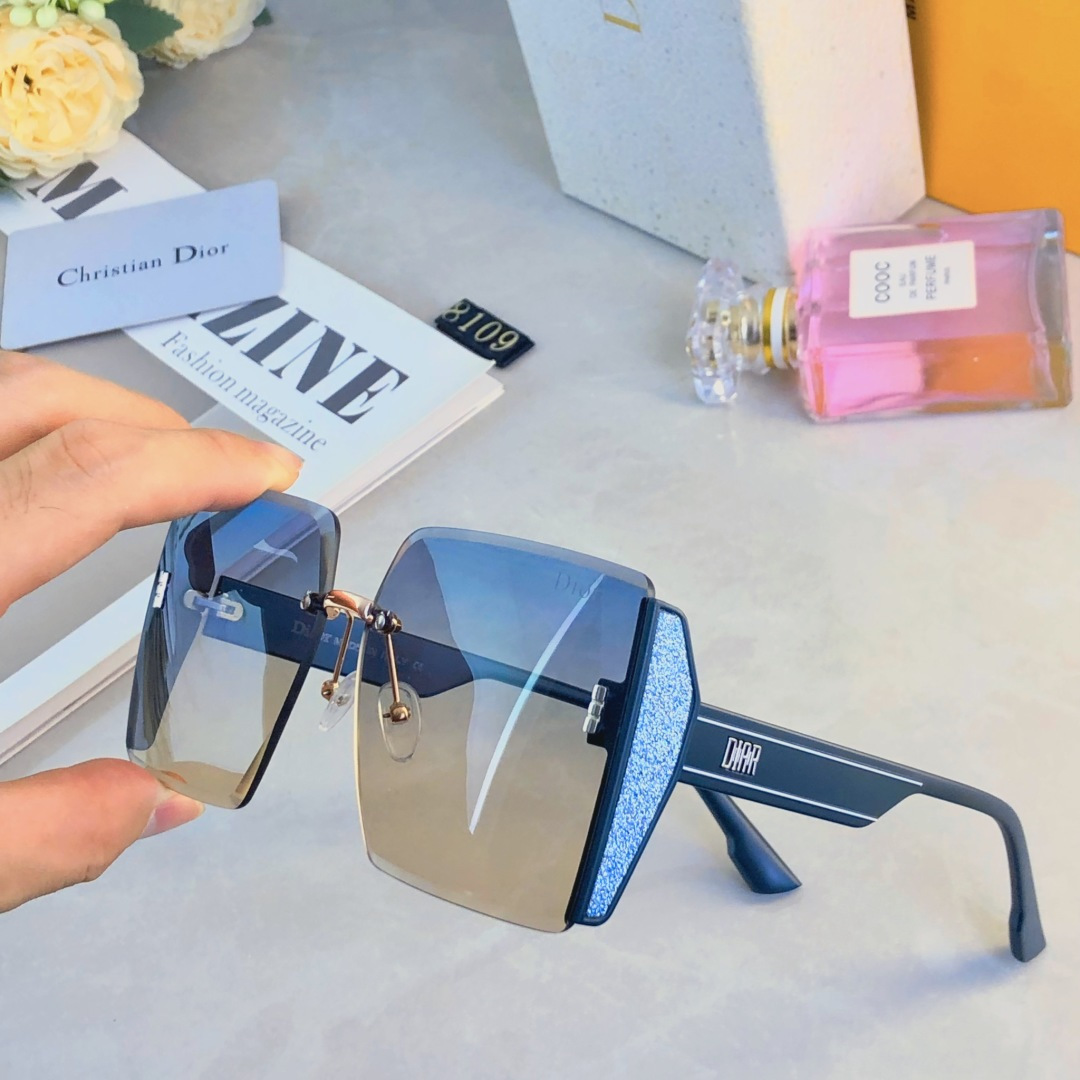 。。Dio*小红书爆款网红太阳镜女款高级方框太阳眼镜显瘦时尚大牌墨镜