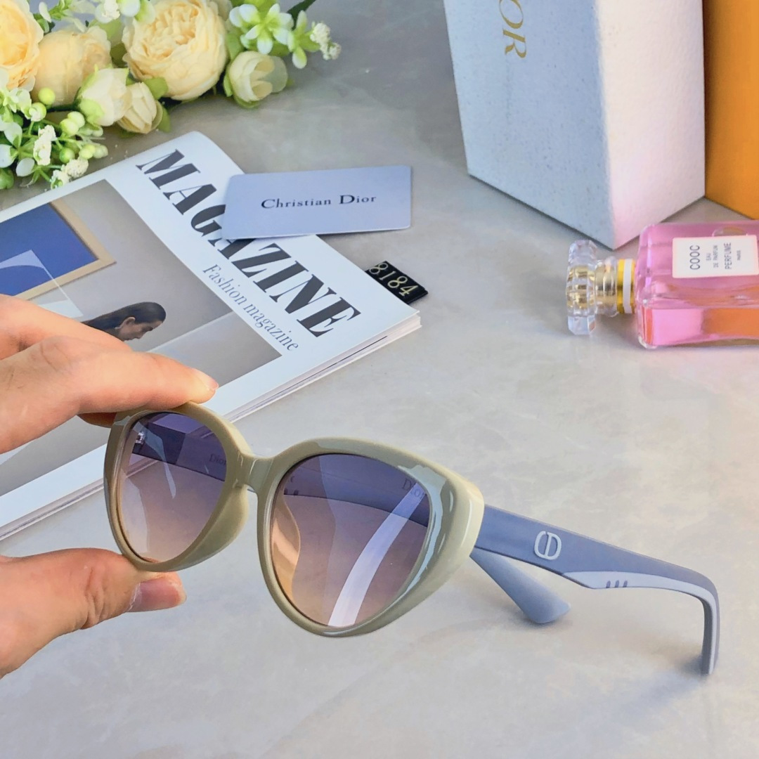 NO:376568,Dio* trendy and fashionable temperament glasses cat eye small frame integrated nose pad sunglasses atmospheric and simple fashion matching sunglasses glasses sunglasses sunglasses, glasses, dior19860909Dio*潮流时尚气质眼镜猫眼小框一体鼻托墨镜大气简洁时尚搭配太阳眼镜眼镜墨镜太阳镜,眼镜,dior,glasses